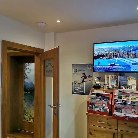 Отель Modern&Renovated - Hotelpension Oberauer Wagrain Ваграйн