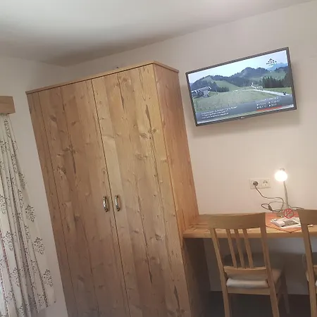 Modern&renovated - Hotelpension Oberauer فندق
