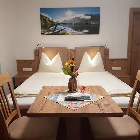 Modern&renovated - Hotelpension Oberauer فندق