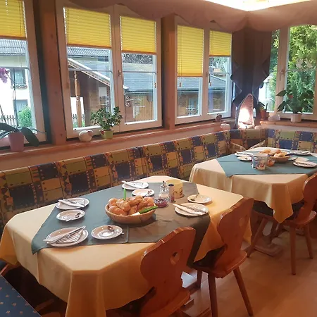 Modern&renovated - Hotelpension Oberauer