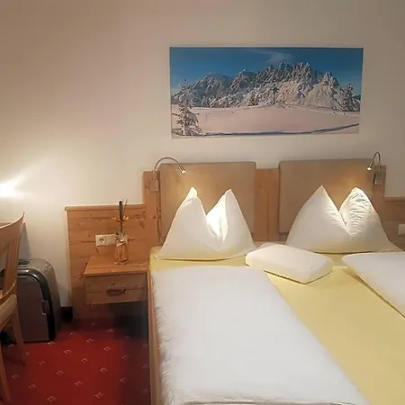 Modern&renovated - Hotelpension Oberauer