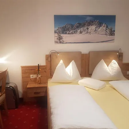 Hotel Oberauer - Eco Familien Hotelpension 3*