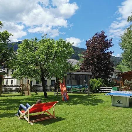 Oberauer Wagrain - Die Eco Familien Hotelpension B&B Hotel