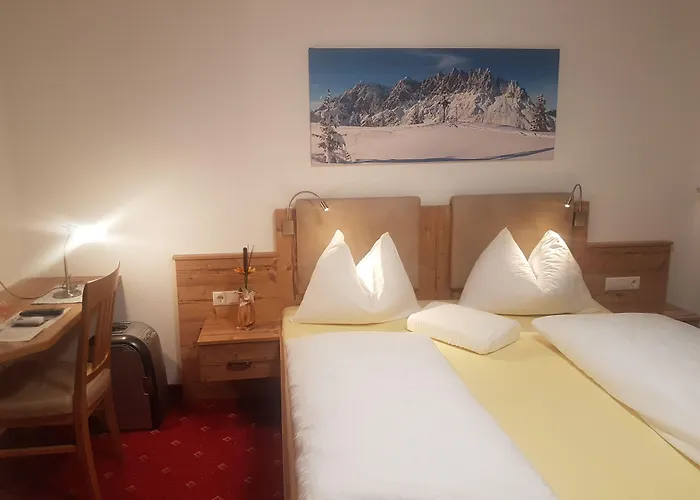 Hotelpension Oberauer فندق 3*