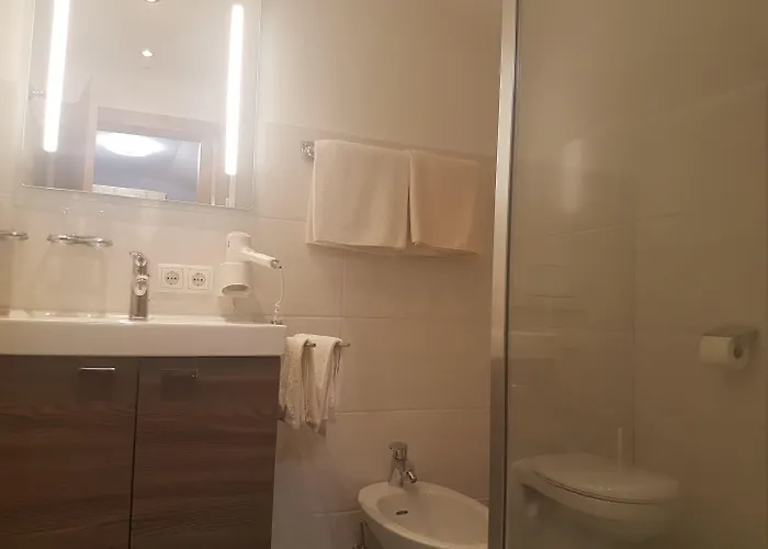 Hotelpension Oberauer 3* واغراين